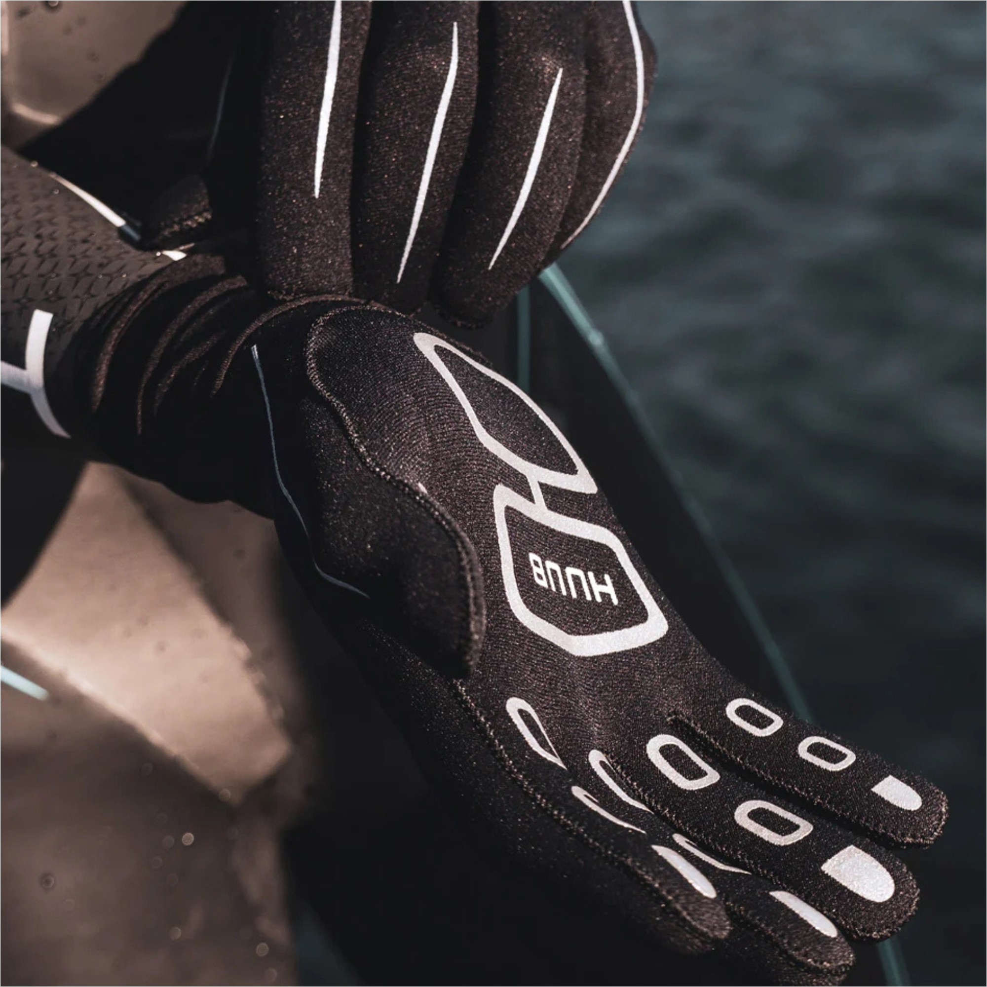 2026 Huub 3mm Wetsuit Swim Gloves A2-SG19 - Black / Silver